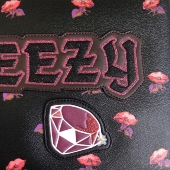 Coach Disney Snow White Pouch black with pinkish colored flowers - Picture 2 of 9